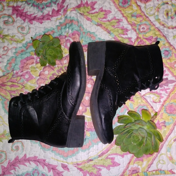 BADASS Boots! - Picture 2 of 7